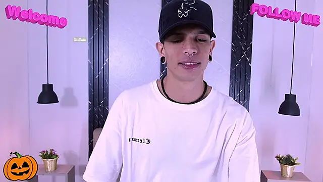 Franvill Trato online show from October 2025 08:06:02 PM