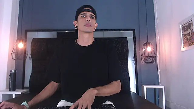 Franvill Trato online show from October 2025 07:11:01 PM