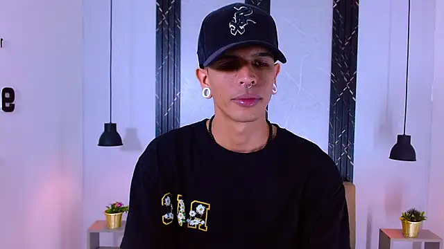 Franvill Trato online show from October 2025 08:07:02 PM