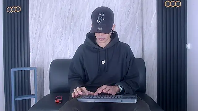 Franvill Trato online show from October 2025 12:04:01 PM