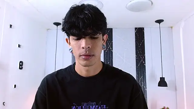 Franvill Trato online show from November 2025 05:45:02 PM