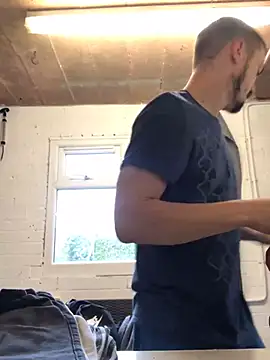 Snapshot of jaycoy22 chatting on February 2026 01:42:01 PM jaycoy22 online show from February 2026 01:42:01 PM