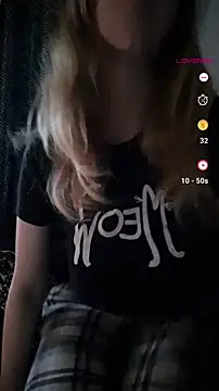 LyraHotty online show from February 2026 06:11:01 AM