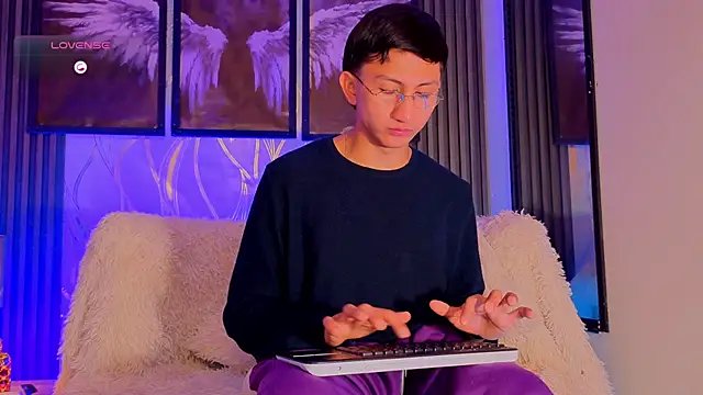 oliver mr  online show from March 2026 07:35:01 PM