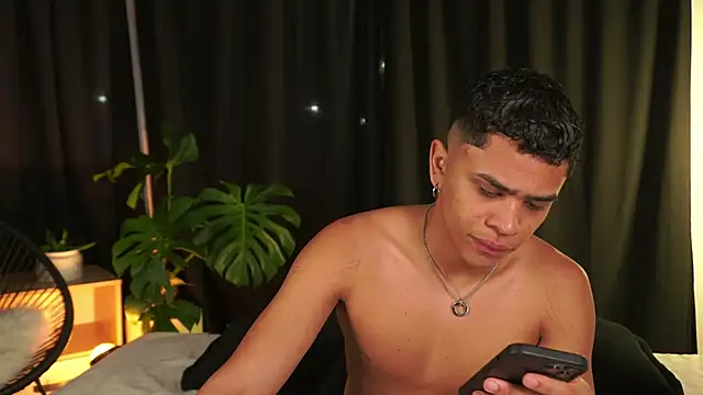 Snapshot of EROS_AND_ALAN chatting on February 2026 03:35:02 AM EROS AND ALAN online show from February 2026 03:35:02 AM