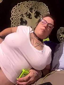 Snapshot of Harleesinn chatting on September 2025 02:44:02 AM Harleesinn online show from September 2025 02:44:02 AM