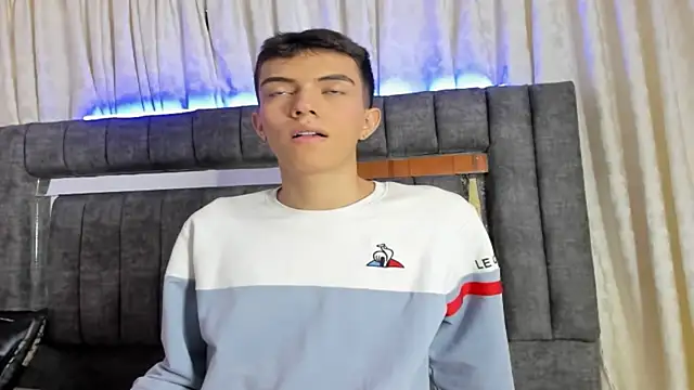 Snapshot of dylan_202520_ chatting on September 2025 11:48:01 AM dylan 202520 online show from September 2025 11:48:01 AM