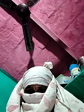 Pooja750 online show from October 2025 07:03:02 PM