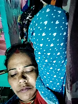 Pooja750 online show from November 2025 08:01:01 PM