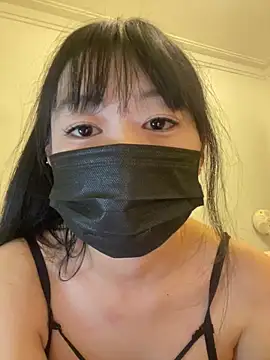 Snapshot of Minnie-2025 chatting on February 2026 06:20:02 PM Minnie-2025 online show from February 2026 06:20:02 PM