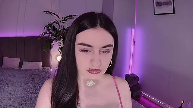 Lola Sparks online show from October 2025 04:30:01 AM