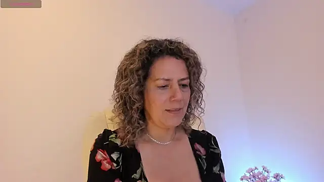 Snapshot of Paty_chic chatting on November 2025 02:54:01 PM Paty chic online show from November 2025 02:54:01 PM