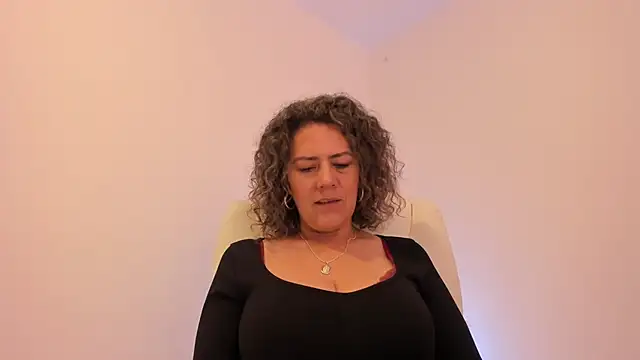 Snapshot of Paty_chic chatting on November 2025 02:09:01 PM Paty chic online show from November 2025 02:09:01 PM