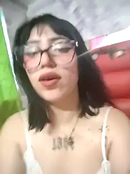 Snapshot of Kitty_Melodi chatting on September 2025 09:50:01 PM Kitty Melodi online show from September 2025 09:50:01 PM