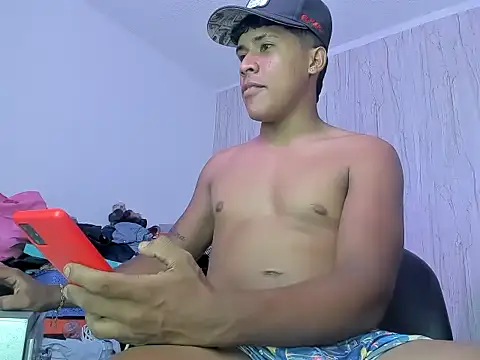 Austihn online show from November 2025 04:58:02 AM