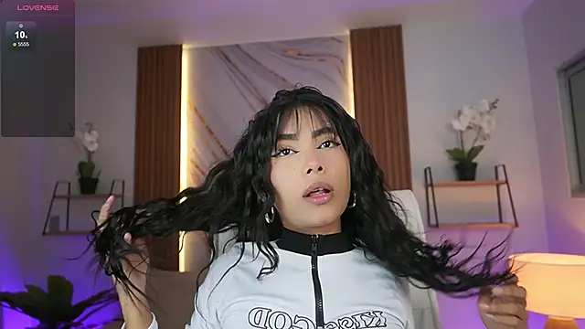 GiaNovak online show from December 2025 07:09:01 PM