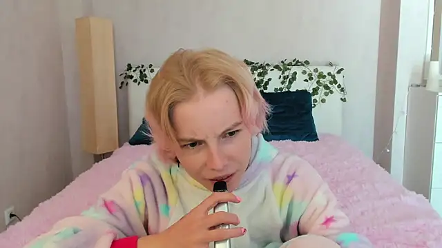 Pink Lila18 online show from September 2025 08:14:01 AM