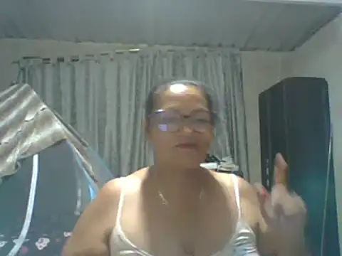 Snapshot of _Cristal chatting on October 2025 02:56:01 AM Cristal online show from October 2025 02:56:01 AM