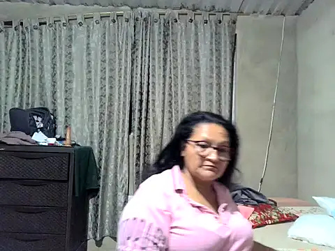 Snapshot of _Cristal chatting on October 2025 03:09:01 AM Cristal online show from October 2025 03:09:01 AM