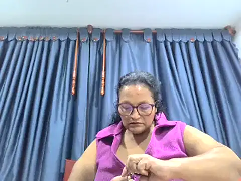 Snapshot of _Cristal chatting on November 2025 02:24:02 AM Cristal online show from November 2025 02:24:02 AM