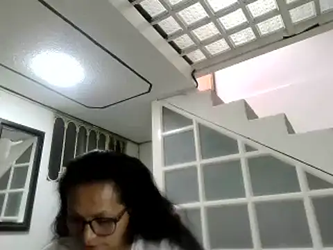 Snapshot of _Cristal chatting on November 2025 04:08:01 PM Cristal online show from November 2025 04:08:01 PM