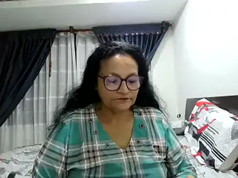 Snapshot of _Cristal chatting on November 2025 08:42:01 AM Cristal online show from November 2025 08:42:01 AM