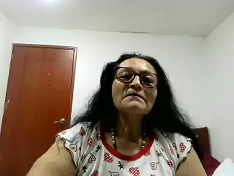 Snapshot of _Cristal chatting on November 2025 04:46:02 AM Cristal online show from November 2025 04:46:02 AM