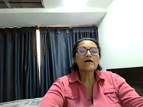 Snapshot of _Cristal chatting on December 2025 08:39:01 PM Cristal online show from December 2025 08:39:01 PM