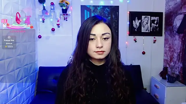 Snapshot of Eva_Roussell chatting on December 2025 02:45:02 PM Eva Roussell online show from December 2025 02:45:02 PM