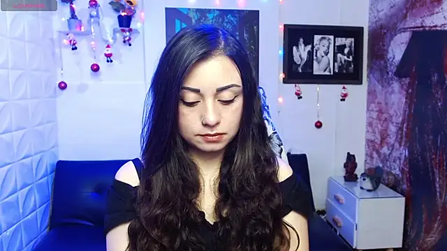 Snapshot of Eva_Roussell chatting on December 2025 03:29:02 PM Eva Roussell online show from December 2025 03:29:02 PM