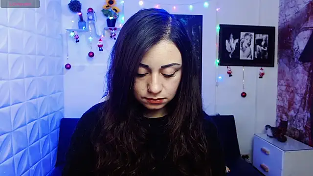 Snapshot of Eva_Roussell chatting on December 2025 02:47:02 PM Eva Roussell online show from December 2025 02:47:02 PM