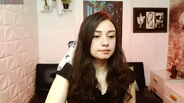 Snapshot of Eva_Roussell chatting on February 2026 02:38:01 PM Eva Roussell online show from February 2026 02:38:01 PM