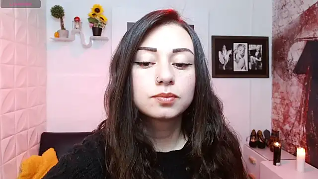 Snapshot of Eva_Roussell chatting on February 2026 02:32:01 PM Eva Roussell online show from February 2026 02:32:01 PM