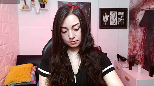 Snapshot of Eva_Roussell chatting on February 2026 02:32:02 PM Eva Roussell online show from February 2026 02:32:02 PM