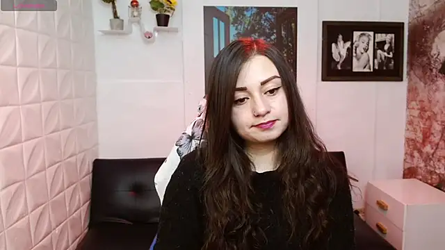 Snapshot of Eva_Roussell chatting on February 2026 02:35:01 PM Eva Roussell online show from February 2026 02:35:01 PM