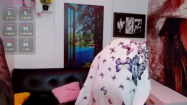 Snapshot of Eva_Roussell chatting on February 2026 03:02:01 PM Eva Roussell online show from February 2026 03:02:01 PM