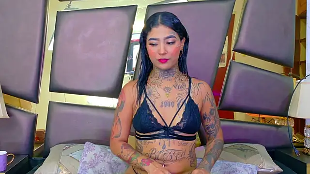 EmilieLake online show from December 2025 08:06:02 PM