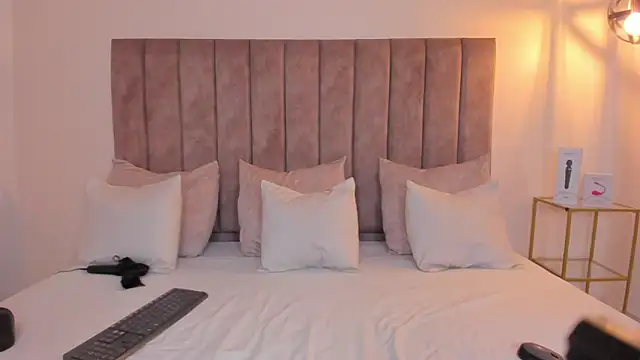 Snapshot of amber_colliiins chatting on February 2026 05:31:01 PM amber colliiins online show from February 2026 05:31:01 PM