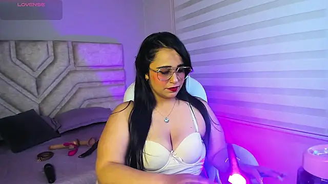Snapshot of _adahara_queen chatting on September 2025 04:14:01 AM adahara queen online show from September 2025 04:14:01 AM