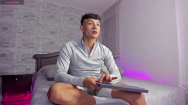 DavisFirb online show from November 2025 02:43:02 AM