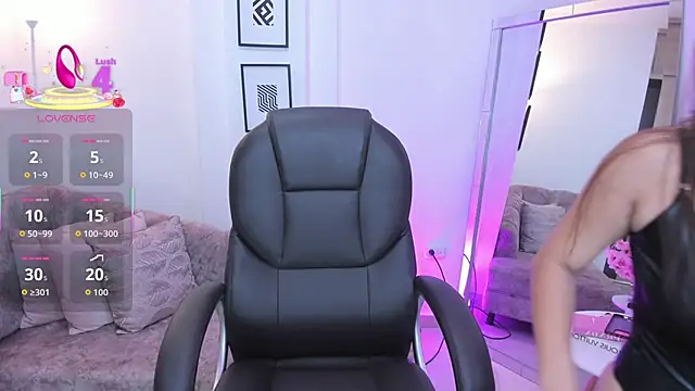 issi loren online show from November 2025 07:56:02 PM