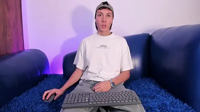 LittleDanny  online show from April 2026 02:47:01 PM