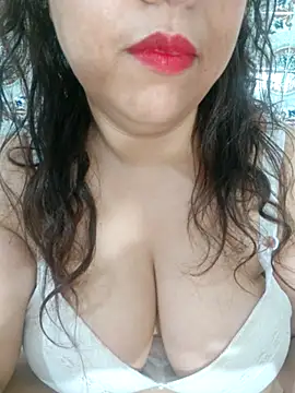 Hot-lino online show from July 2026 12:37:02 AM