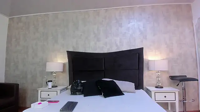 BarbaraLeython1 online show from October 2025 03:10:01 PM