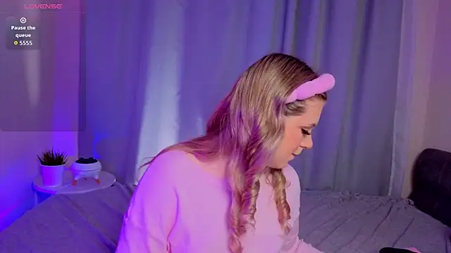 AliaBuerstatte online show from November 2025 07:02:02 PM