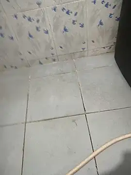 Leon hot33 online show from April 2026 07:06:01 AM