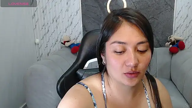 Ivony18 b online show from December 2025 03:17:01 PM