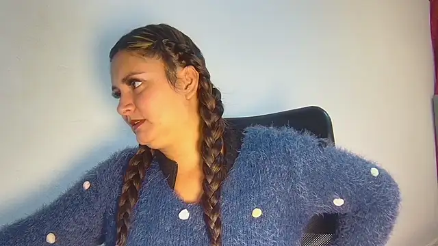 Sunnycurvymf online show from February 2026 09:13:01 PM