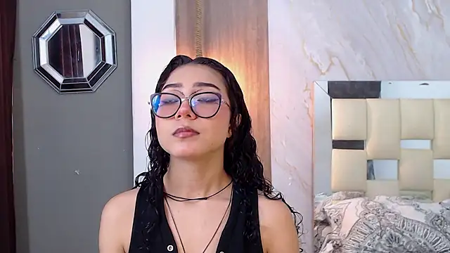 Snapshot of honeymoon_12 chatting on February 2026 05:00:01 AM honeymoon 12 online show from February 2026 05:00:01 AM