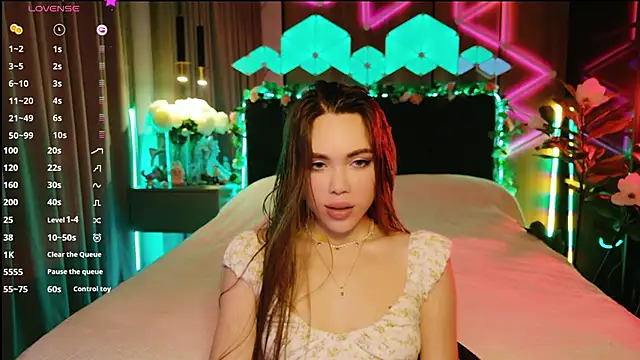 MimiFors online show from October 2025 03:44:02 PM